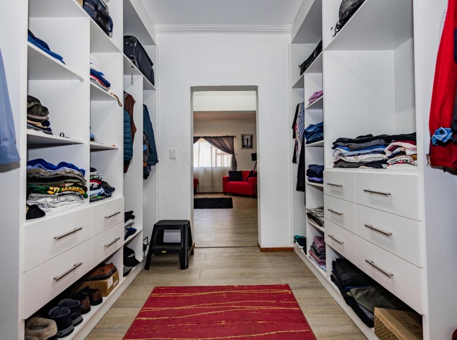 8 Bedroom Property for Sale in Joostenbergvlakte Western Cape